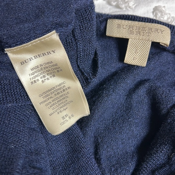 Burberry Top size SP (Authentic) - Picture 5 of 12